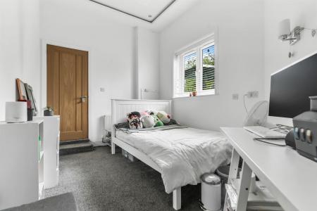 5 bedroom Detached house for sale in Park Hill Drive, Aylestone, Leicester