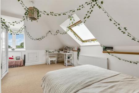 5 bedroom Detached house for sale in Park Hill Drive, Aylestone, Leicester