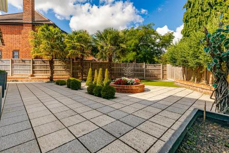 5 bedroom Detached house for sale in Park Hill Drive, Aylestone, Leicester