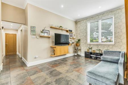 5 bedroom Detached house for sale in Park Hill Drive, Aylestone, Leicester