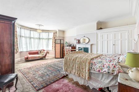 4 bedroom Semi-detached house for sale in Uppingham Road, Leicester