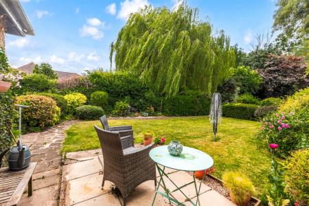 4 bedroom Semi-detached house for sale in Uppingham Road, Leicester