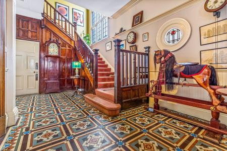 4 bedroom Semi-detached house for sale in Uppingham Road, Leicester