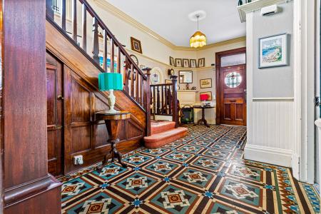 4 bedroom Semi-detached house for sale in Uppingham Road, Leicester