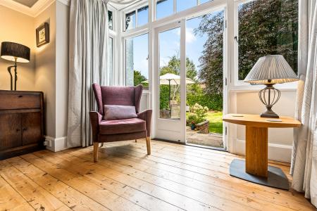 4 bedroom Semi-detached house for sale in Guilford Road, Leicester