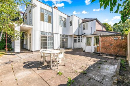 4 bedroom Detached house for sale in Welford Road, Leicester