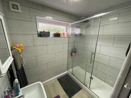 4 bedroom Property to let in Leopold Road, Leicester