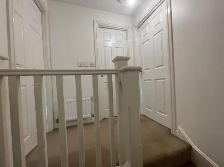 2 bedroom Semi-detached house for sale in Erringtons Close, Oadby, Leicester