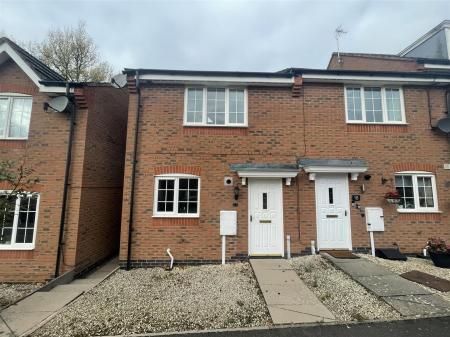 2 bedroom Semi-detached house for sale in Erringtons Close, Oadby, Leicester