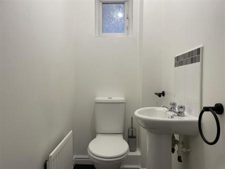 2 bedroom Semi-detached house for sale in Erringtons Close, Oadby, Leicester