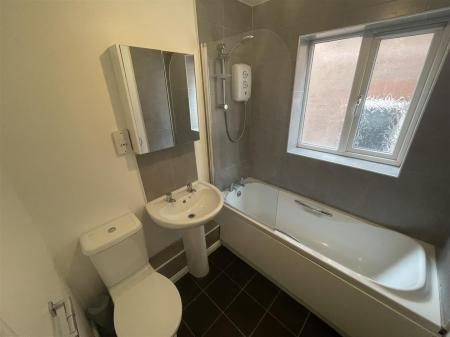 2 bedroom End of terrace house for sale in Erringtons Close, Oadby, Leicester