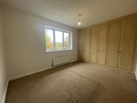 2 bedroom Semi-detached house for sale in Erringtons Close, Oadby, Leicester