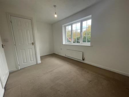 2 bedroom Semi-detached house for sale in Erringtons Close, Oadby, Leicester