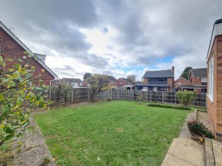 3 bedroom Property to let in Kelmarsh Avenue, Leicester