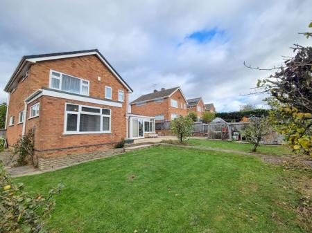 3 bedroom Property to let in Kelmarsh Avenue, Leicester