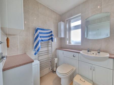 3 bedroom Property to let in Kelmarsh Avenue, Leicester