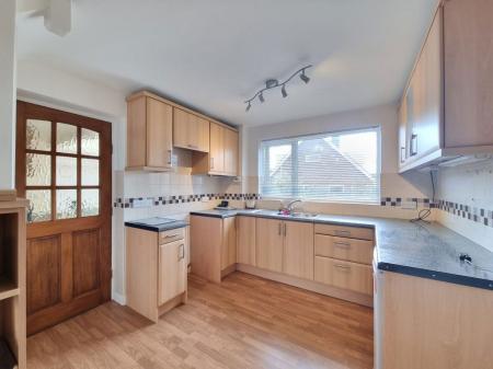 3 bedroom Property to let in Kelmarsh Avenue, Leicester