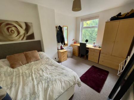 5 bedroom Property to let in Winchester Avenue, Leicester