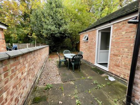 5 bedroom Property to let in Winchester Avenue, Leicester