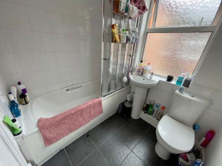 5 bedroom Property to let in Winchester Avenue, Leicester