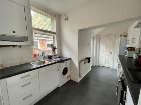 5 bedroom Property to let in Winchester Avenue, Leicester