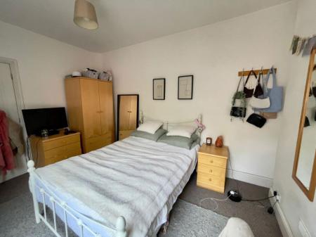 5 bedroom Property to let in Winchester Avenue, Leicester