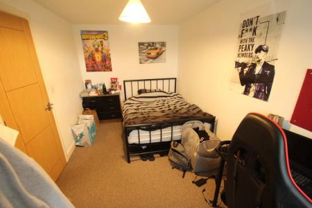 5 bedroom Property to let in Macaulay Street, Leicester