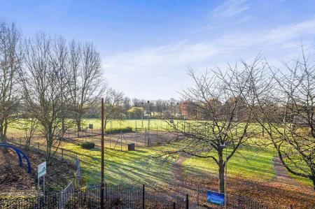 5 bedroom Property to let in Macaulay Street, Leicester