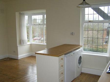 1 bedroom Property to let in Parkhill Drive, Leicester
