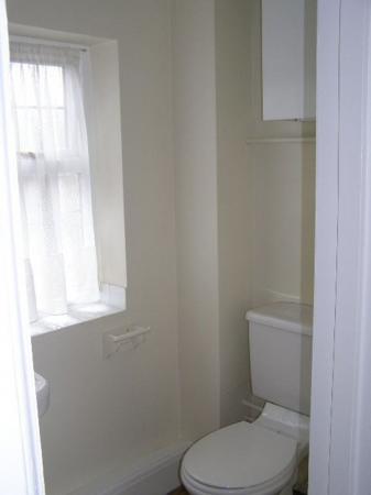 1 bedroom Property to let in Parkhill Drive, Leicester