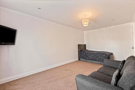 5 bedroom Semi-detached house for sale in Evington Valley Gardens, Leicester