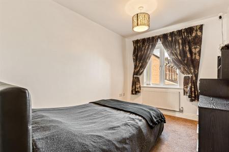 5 bedroom Semi-detached house for sale in Evington Valley Gardens, Leicester