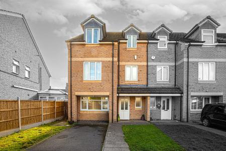 5 bedroom Semi-detached house for sale in Evington Valley Gardens, Leicester