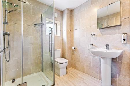 5 bedroom Semi-detached house for sale in Evington Valley Gardens, Leicester