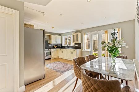 5 bedroom Semi-detached house for sale in Evington Valley Gardens, Leicester