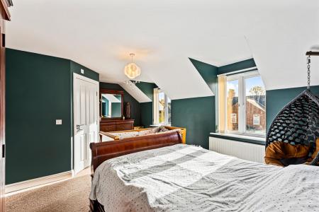 5 bedroom Semi-detached house for sale in Evington Valley Gardens, Leicester