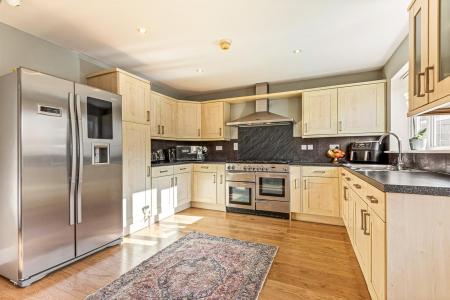 5 bedroom Semi-detached house for sale in Evington Valley Gardens, Leicester