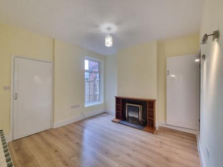 2 bedroom Property to let in Clarendon Park Road, Leicester