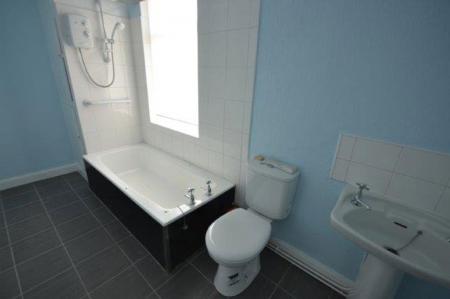 2 bedroom Property to let in Clarendon Park Road, Leicester