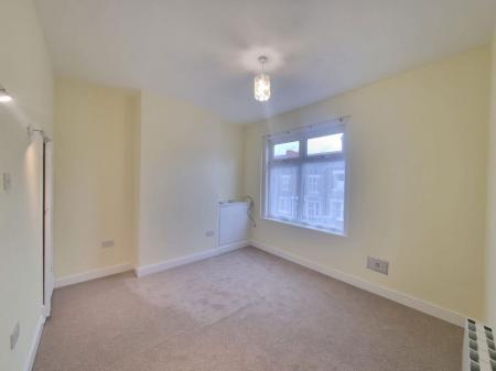 2 bedroom Property to let in Clarendon Park Road, Leicester