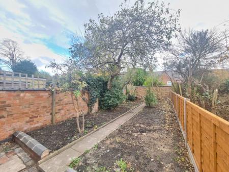 2 bedroom Property to let in Clarendon Park Road, Leicester