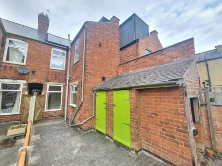 2 bedroom Property to let in Clarendon Park Road, Leicester