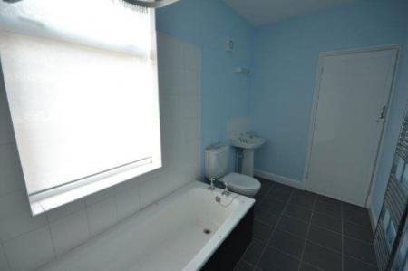 2 bedroom Property to let in Clarendon Park Road, Leicester