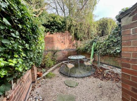 3 bedroom Property to let in St Leonards Road, Leicester