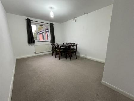 2 bedroom Flat for sale in Carisbrooke Court, Stoneygate