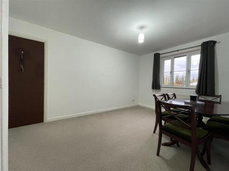 2 bedroom Flat for sale in Carisbrooke Court, Stoneygate