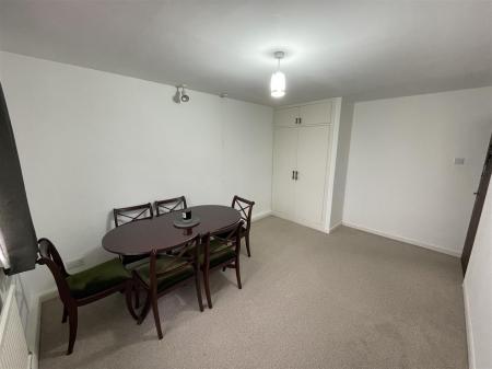 2 bedroom Flat for sale in Carisbrooke Court, Stoneygate