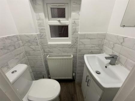 3 bedroom Terraced House for sale in Clarendon Park Road, Clarendon Park