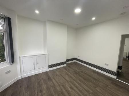 3 bedroom Terraced House for sale in Clarendon Park Road, Clarendon Park