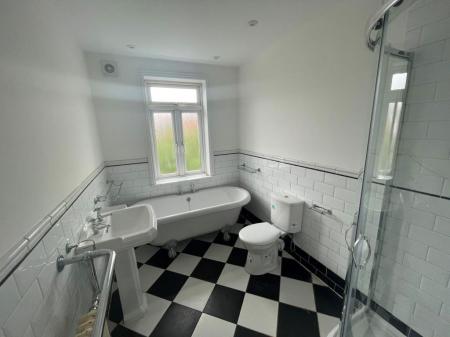 2 bedroom Property to let in Fosse Road North, Leicester